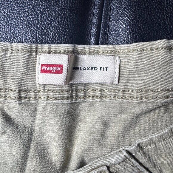 Wrangler Men's Cargo Pants Beige Relaxed Fit Flat Front Outdoor Size 42x32 - Picture 15 of 16